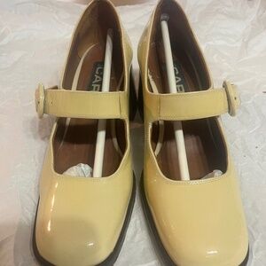 Carel Caren Mary Jane pumps